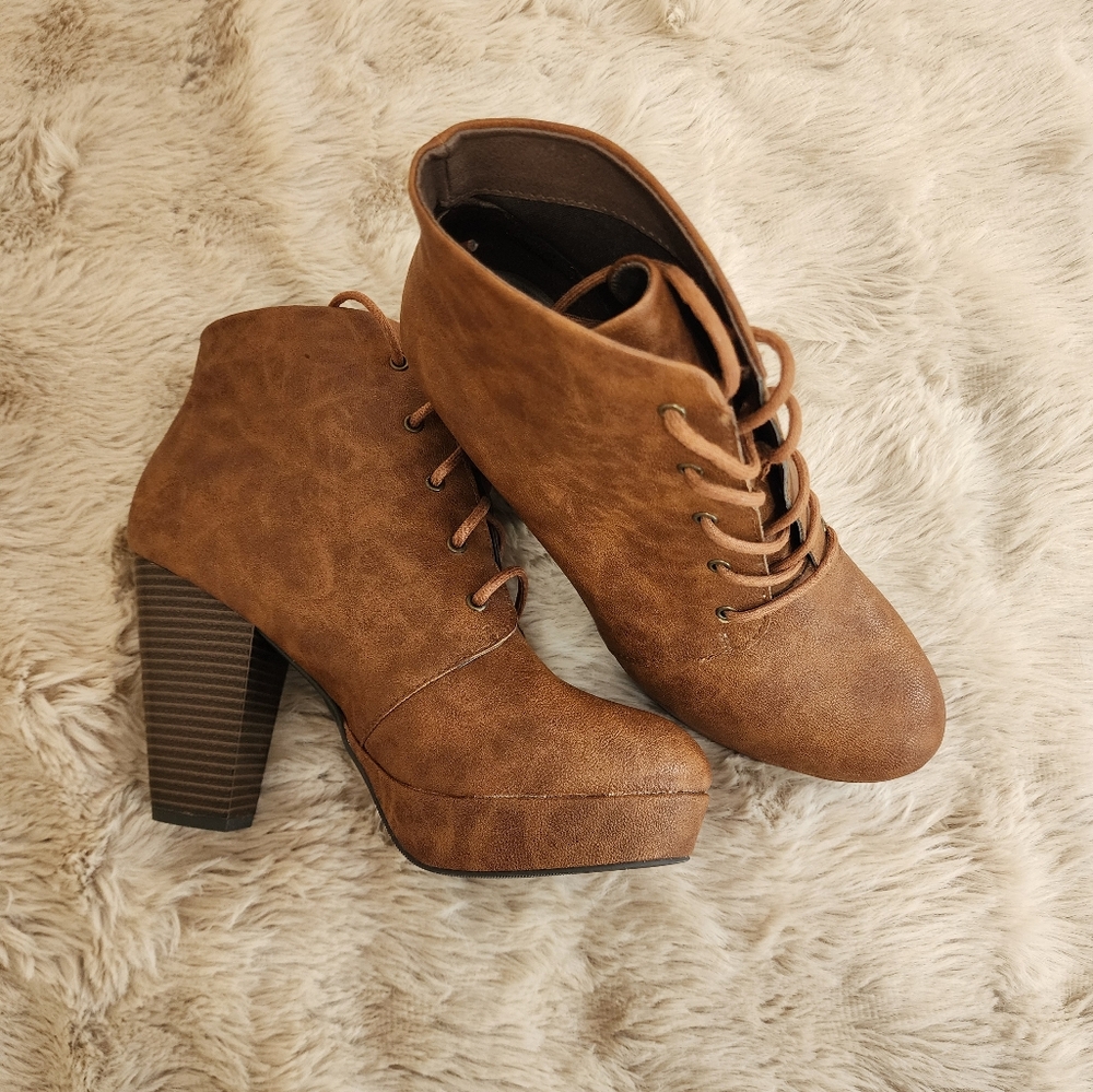 Candie's Brown Lace-Up Ankle Boots With Chunky Heel, Size 9